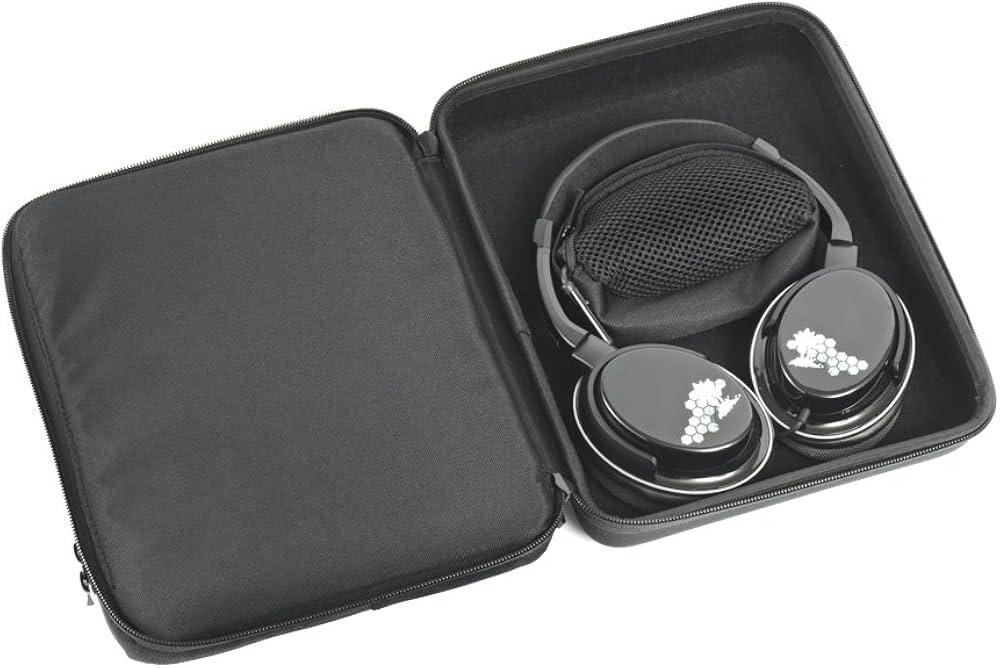 Turtle Beach EarForce M5Ti Wired Gaming Headset with case Turtle Beach EarForce M5Ti Wired Gaming Headset with case